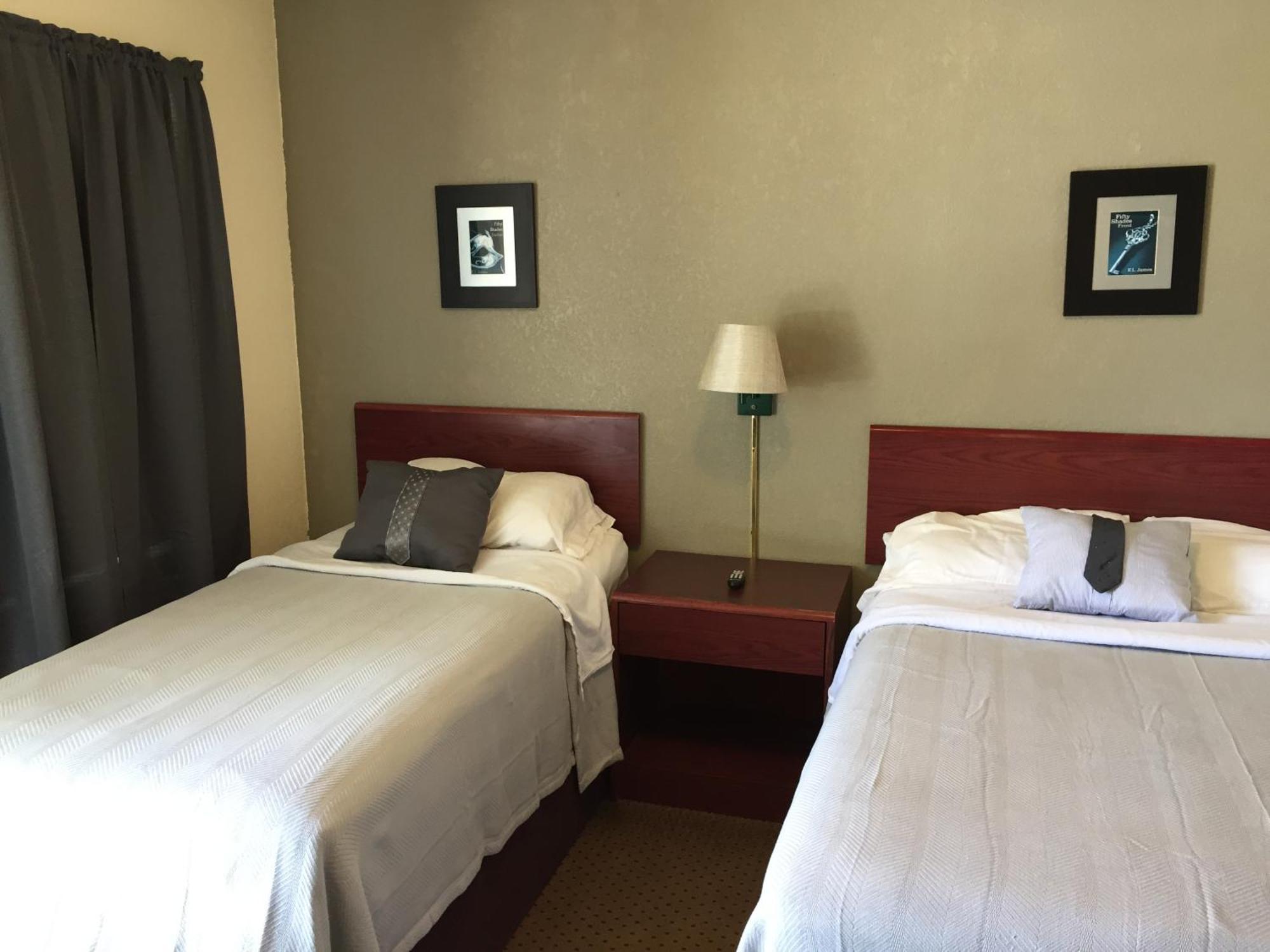 Highland Court Motel Fairmont Room photo